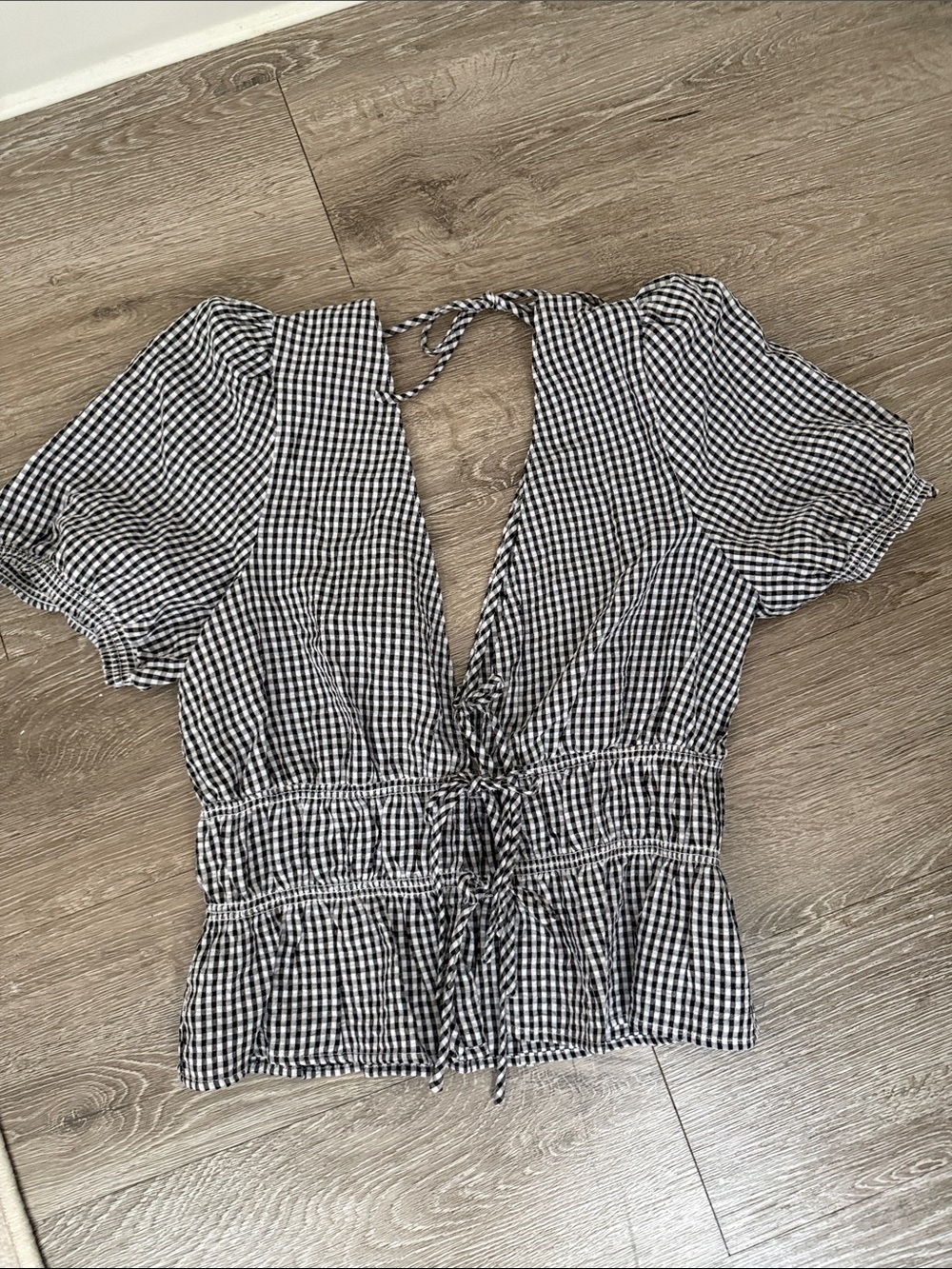 Wayf Black & White Gingham Tie-Front Puff Sleeve Top